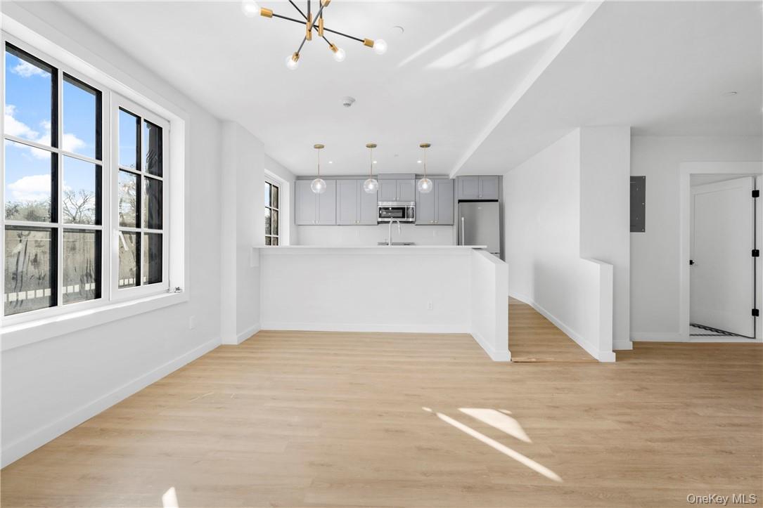 #6 photo, 139 Fifth Avenue, Pelham , NY 10803