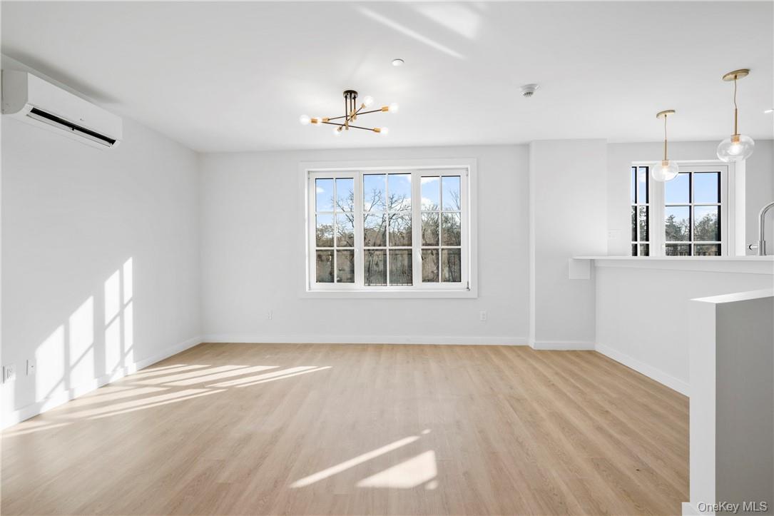 #7 photo, 139 Fifth Avenue, Pelham , NY 10803