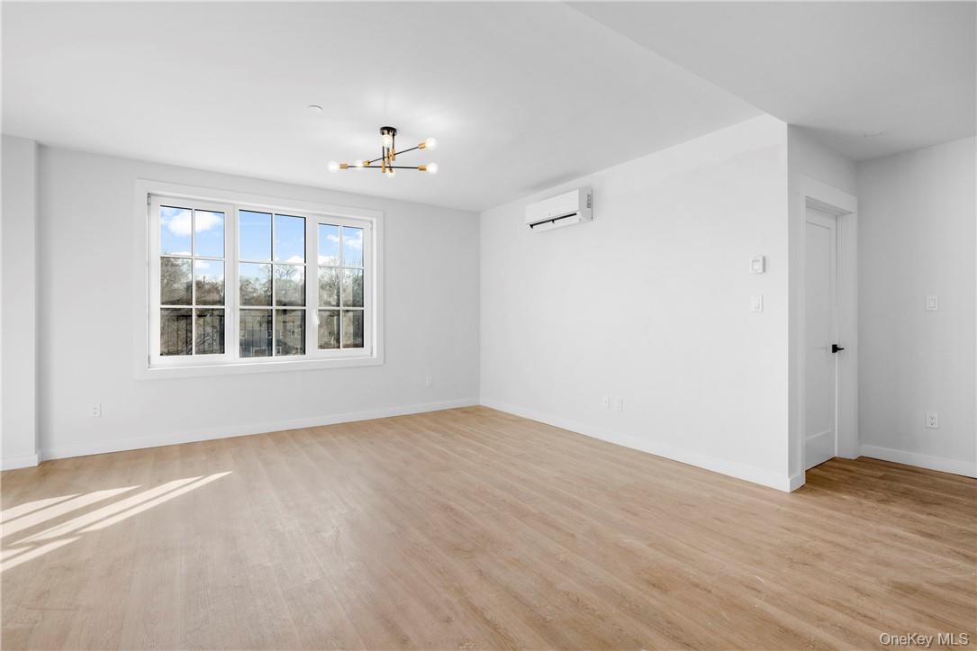 #9 photo, 139 Fifth Avenue, Pelham , NY 10803