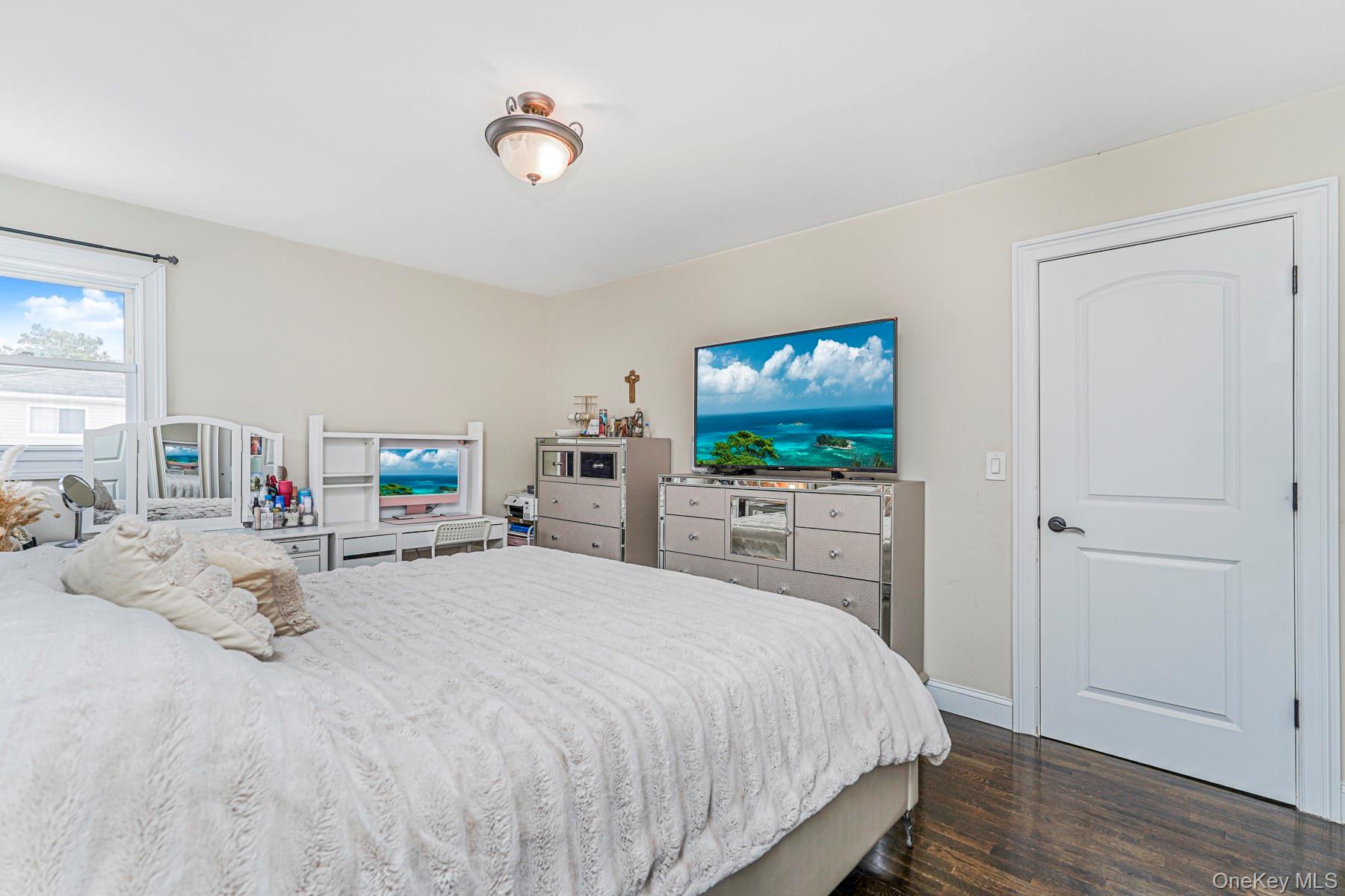 #12 photo, 28 Drumgoole Road, Staten Island , NY 10312