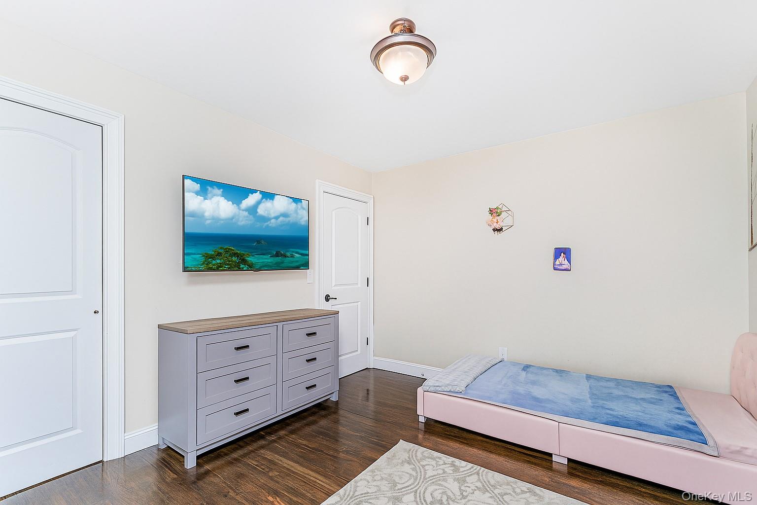 #14 photo, 28 Drumgoole Road, Staten Island , NY 10312