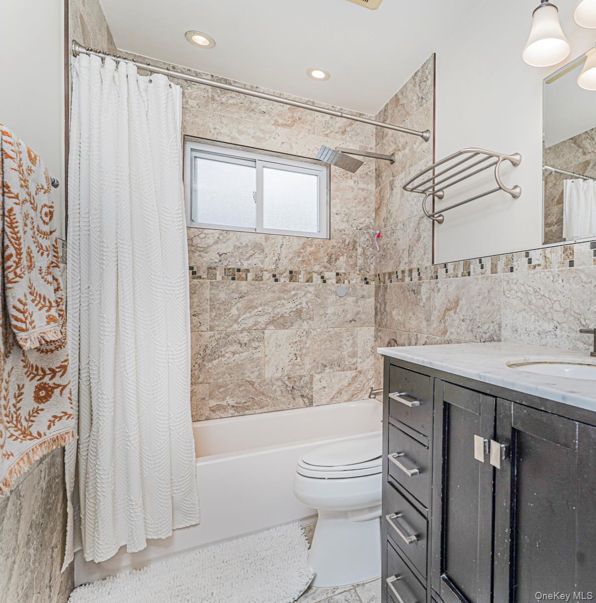 #17 photo, 28 Drumgoole Road, Staten Island , NY 10312