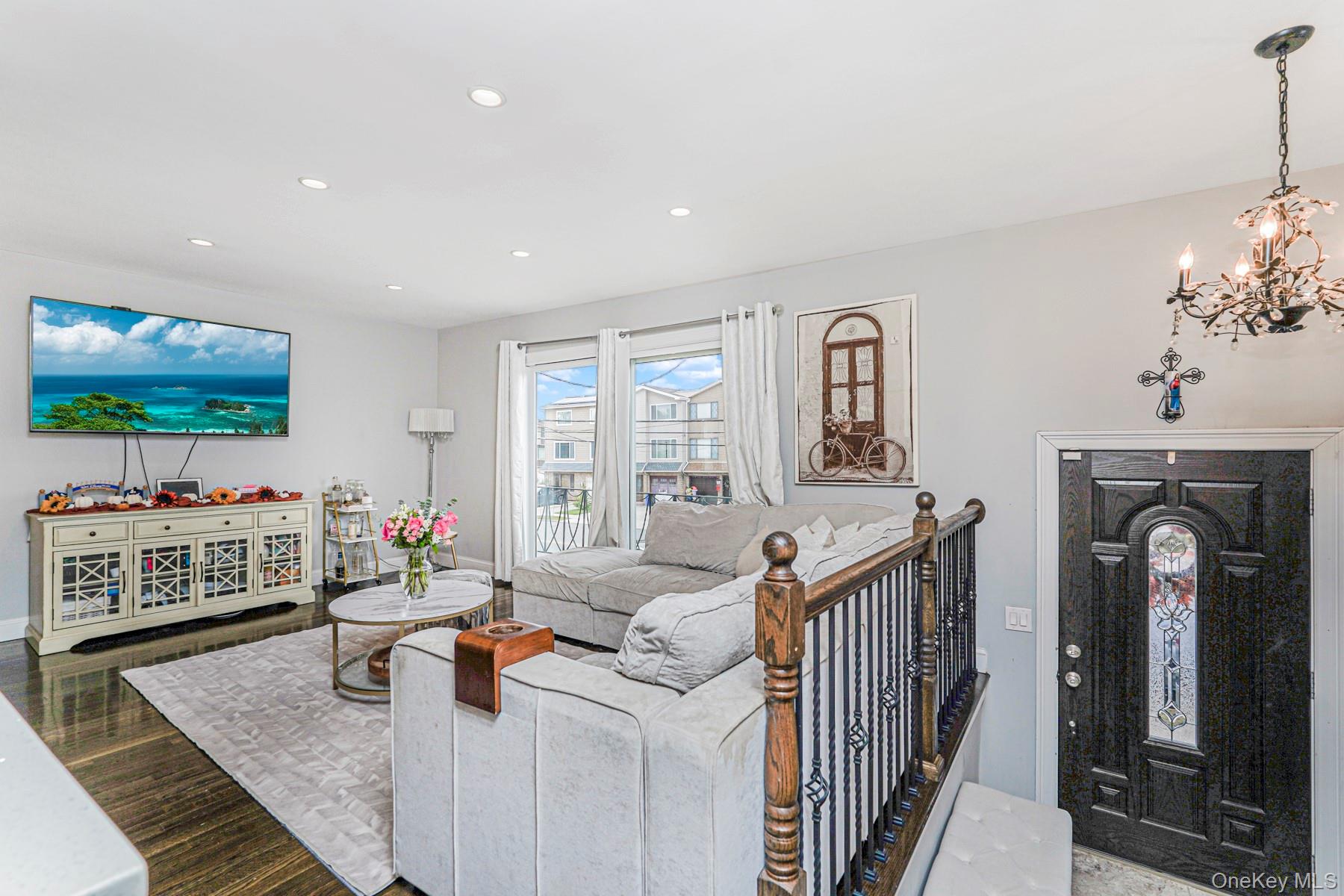 #4 photo, 28 Drumgoole Road, Staten Island , NY 10312