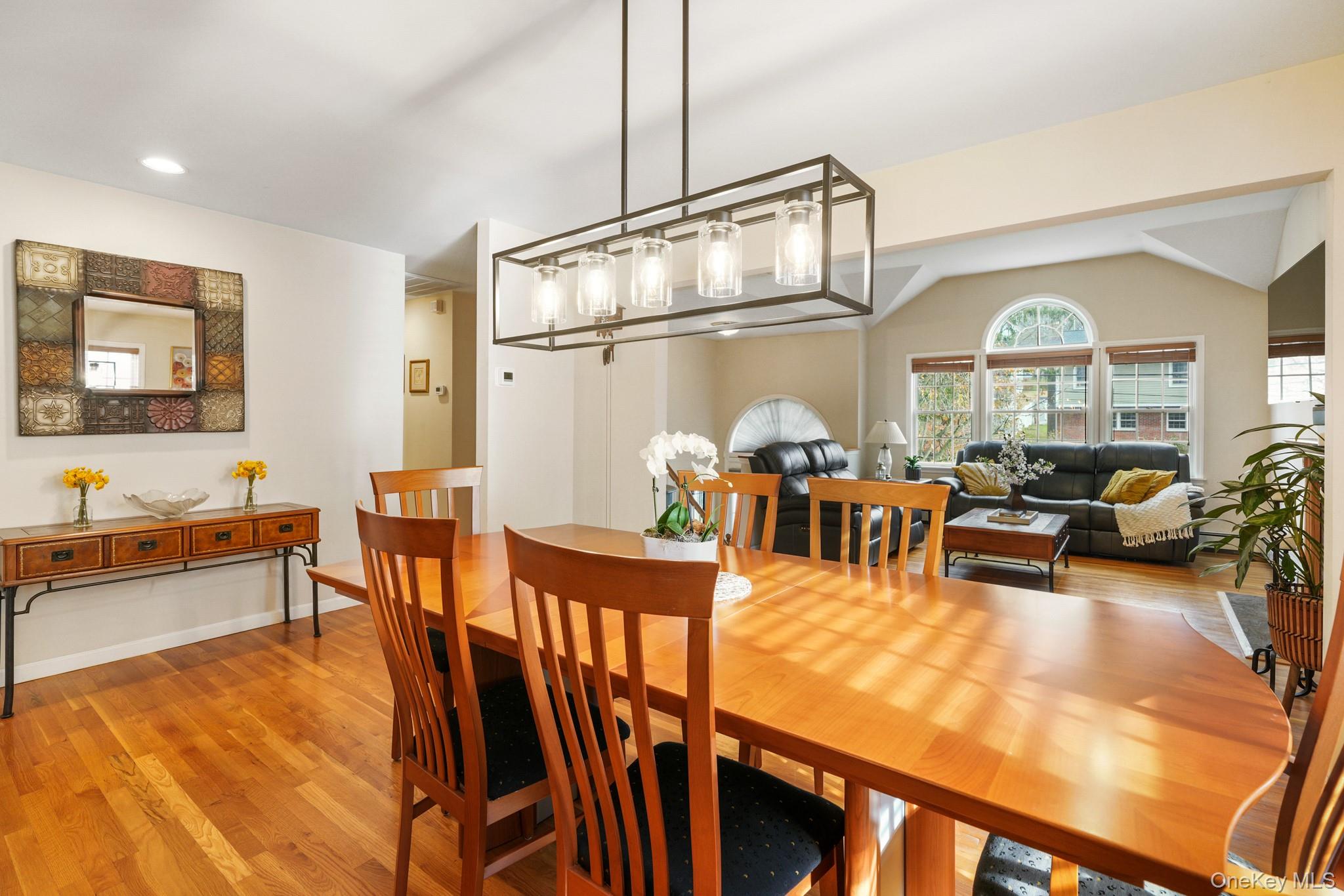 #12 photo, 136 Edgewood Avenue, Thornwood , NY 10594