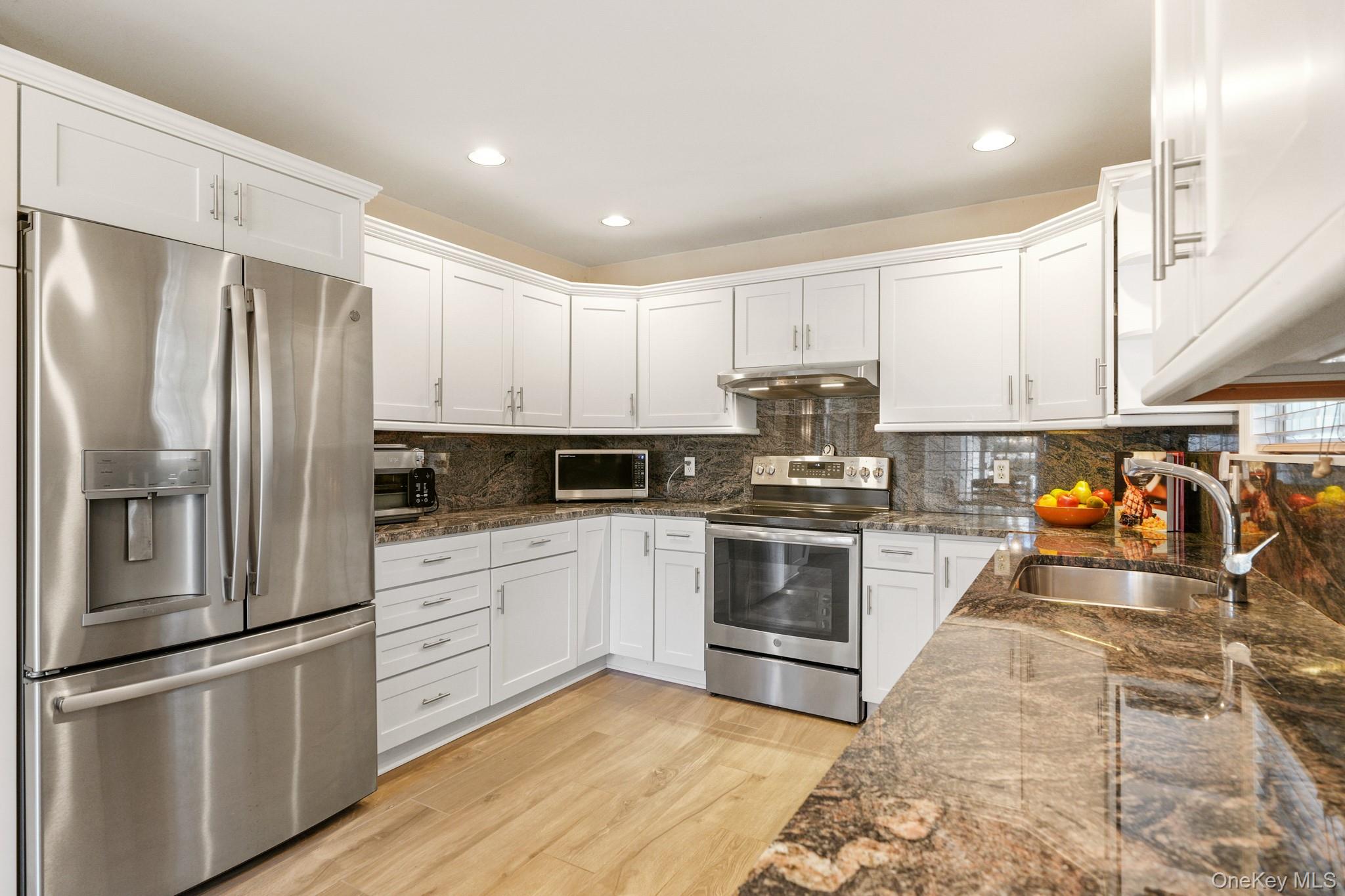 #15 photo, 136 Edgewood Avenue, Thornwood , NY 10594