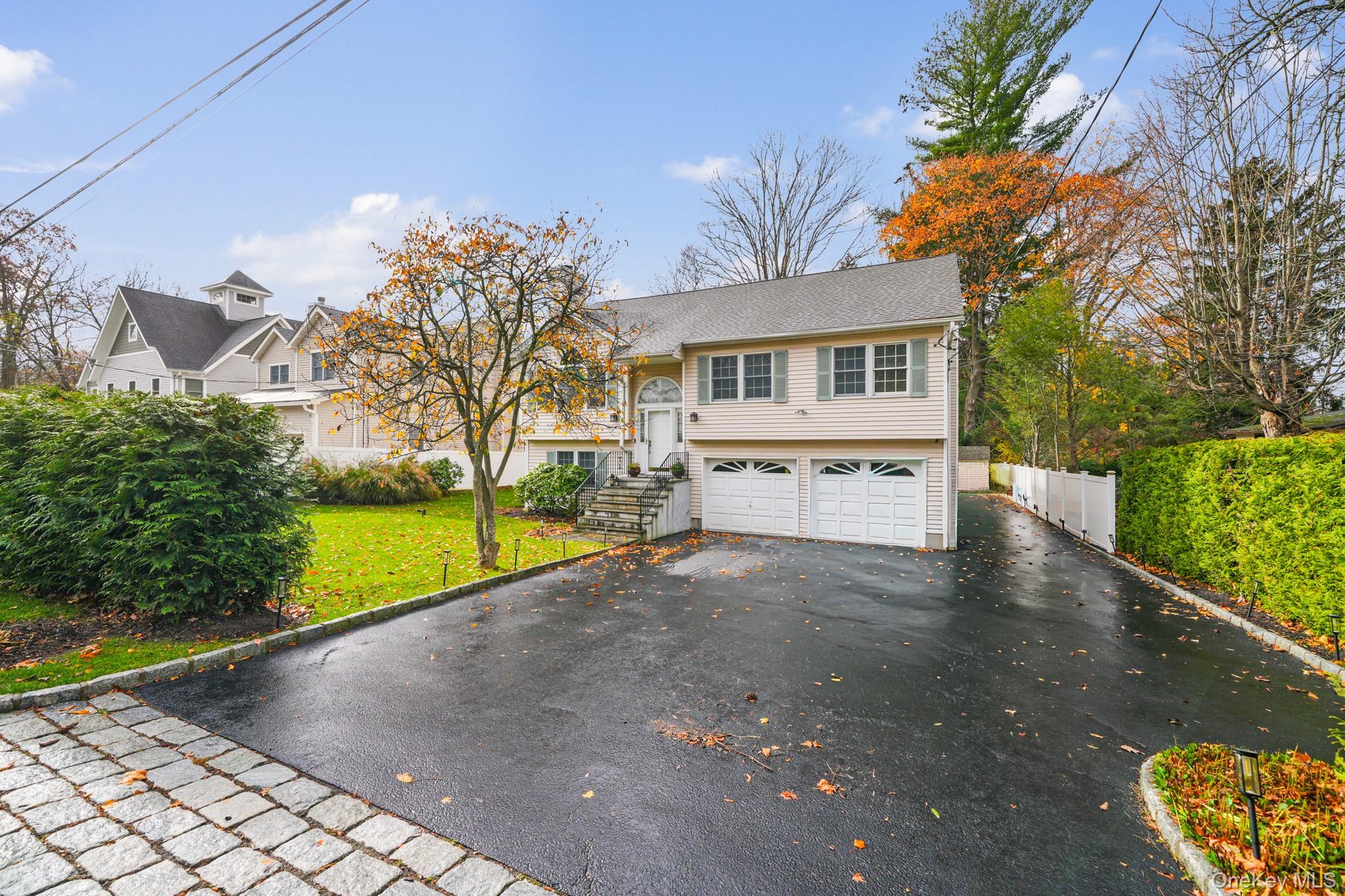 #3 photo, 136 Edgewood Avenue, Thornwood , NY 10594