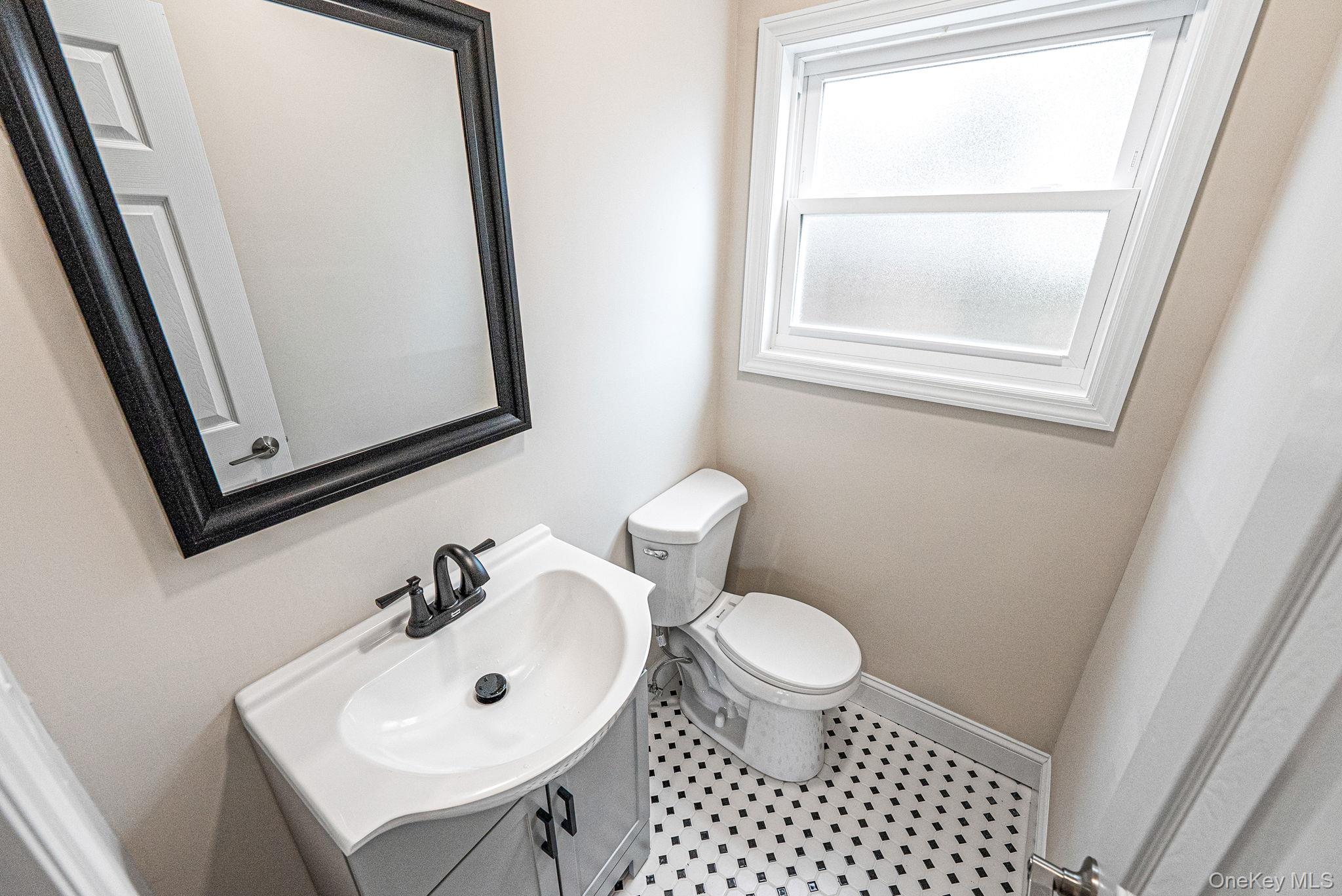 #13 photo, 56 Camille Lane, サフォーク郡 East Patchogue , NY 11772