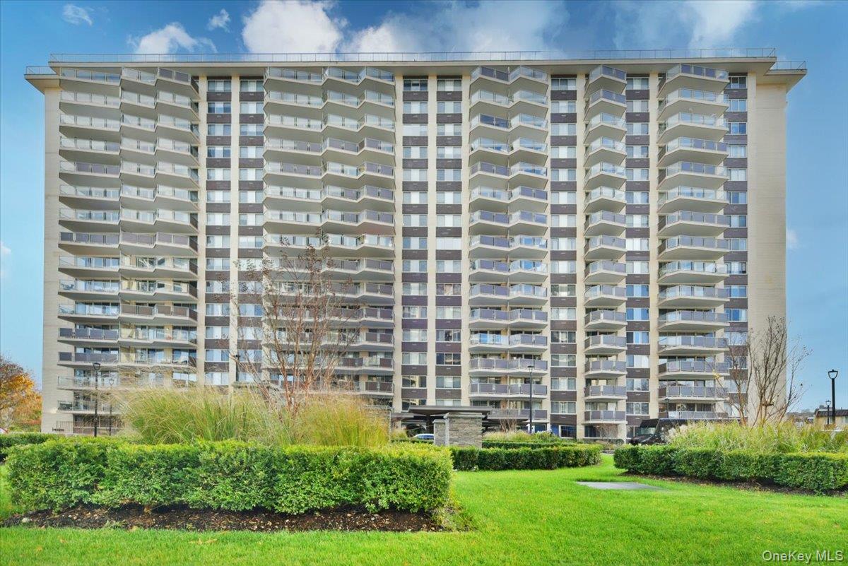 #2 photo, 18-15 215, Bayside , NY 11360