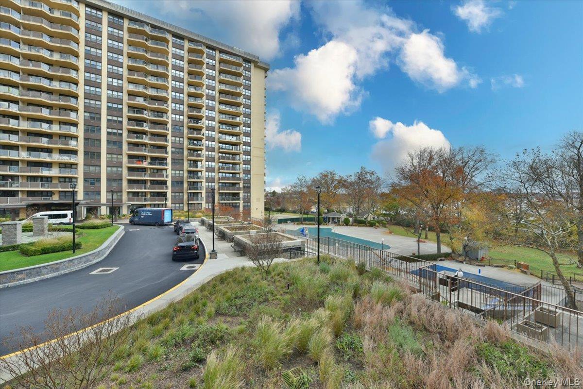 #4 photo, 18-15 215, Bayside , NY 11360