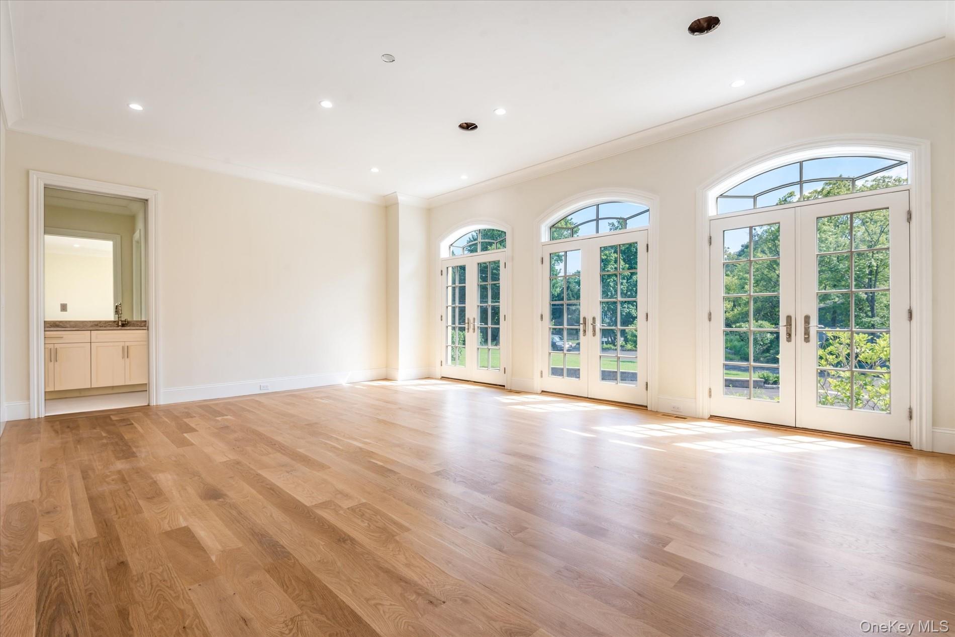 #16 photo, 566A E Shore Road, Great Neck , NY 11024