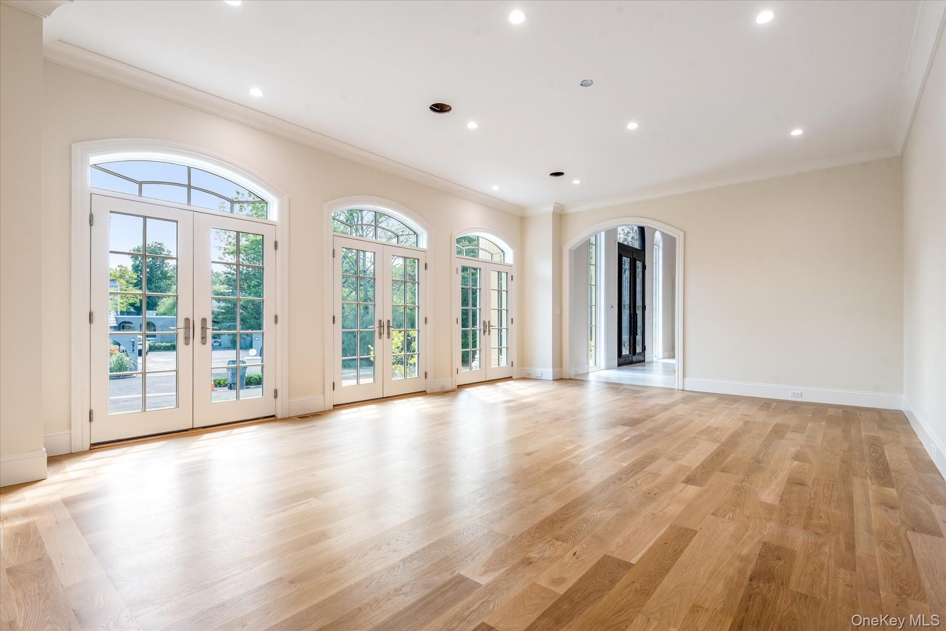 #17 photo, 566A E Shore Road, Great Neck , NY 11024