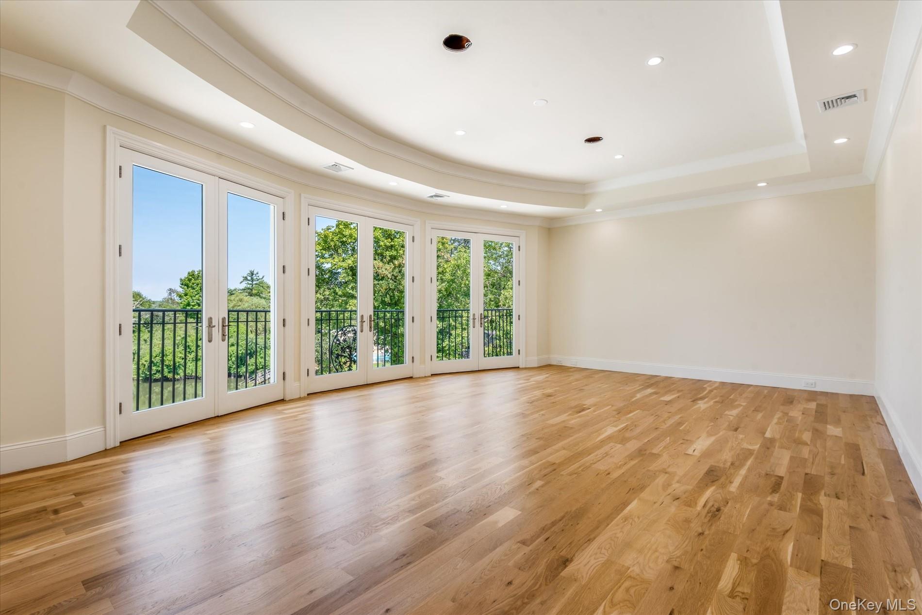 #20 photo, 566A E Shore Road, Great Neck , NY 11024