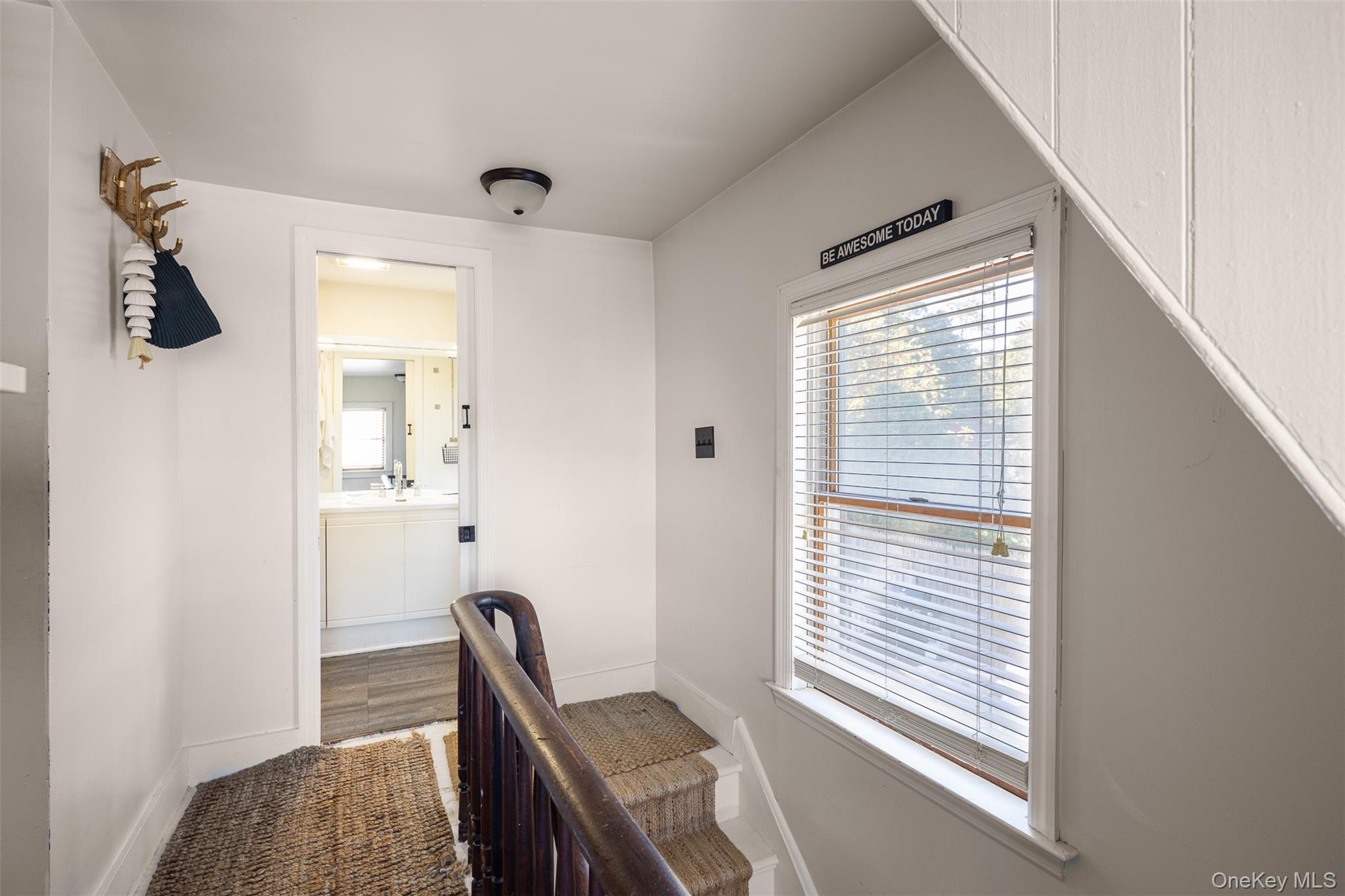 #19 photo, 428 Montauk Highway, East Moriches , NY 11940