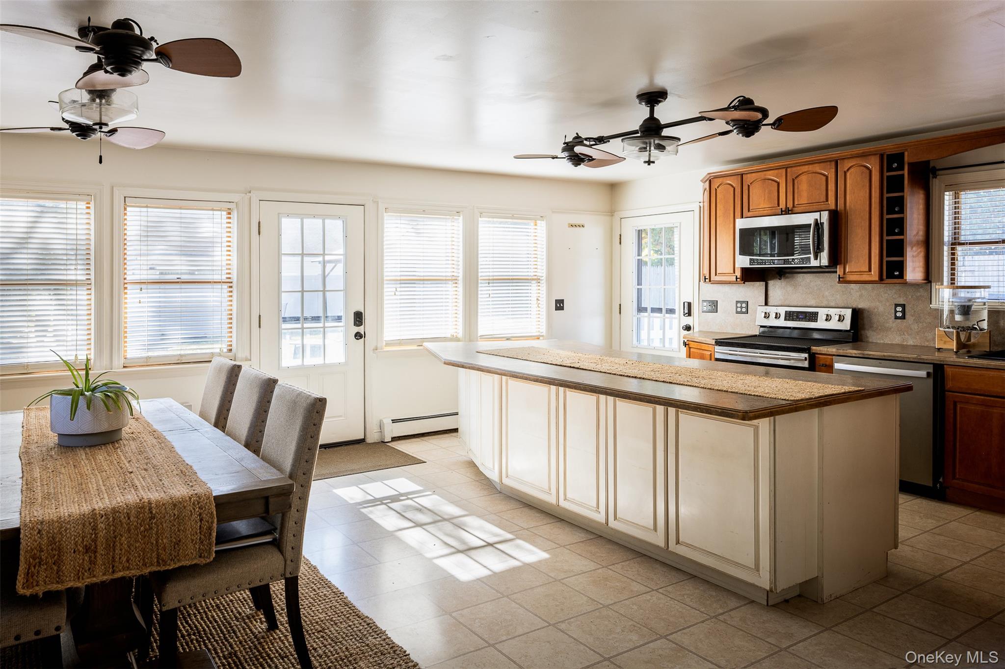 #7 photo, 428 Montauk Highway, East Moriches , NY 11940