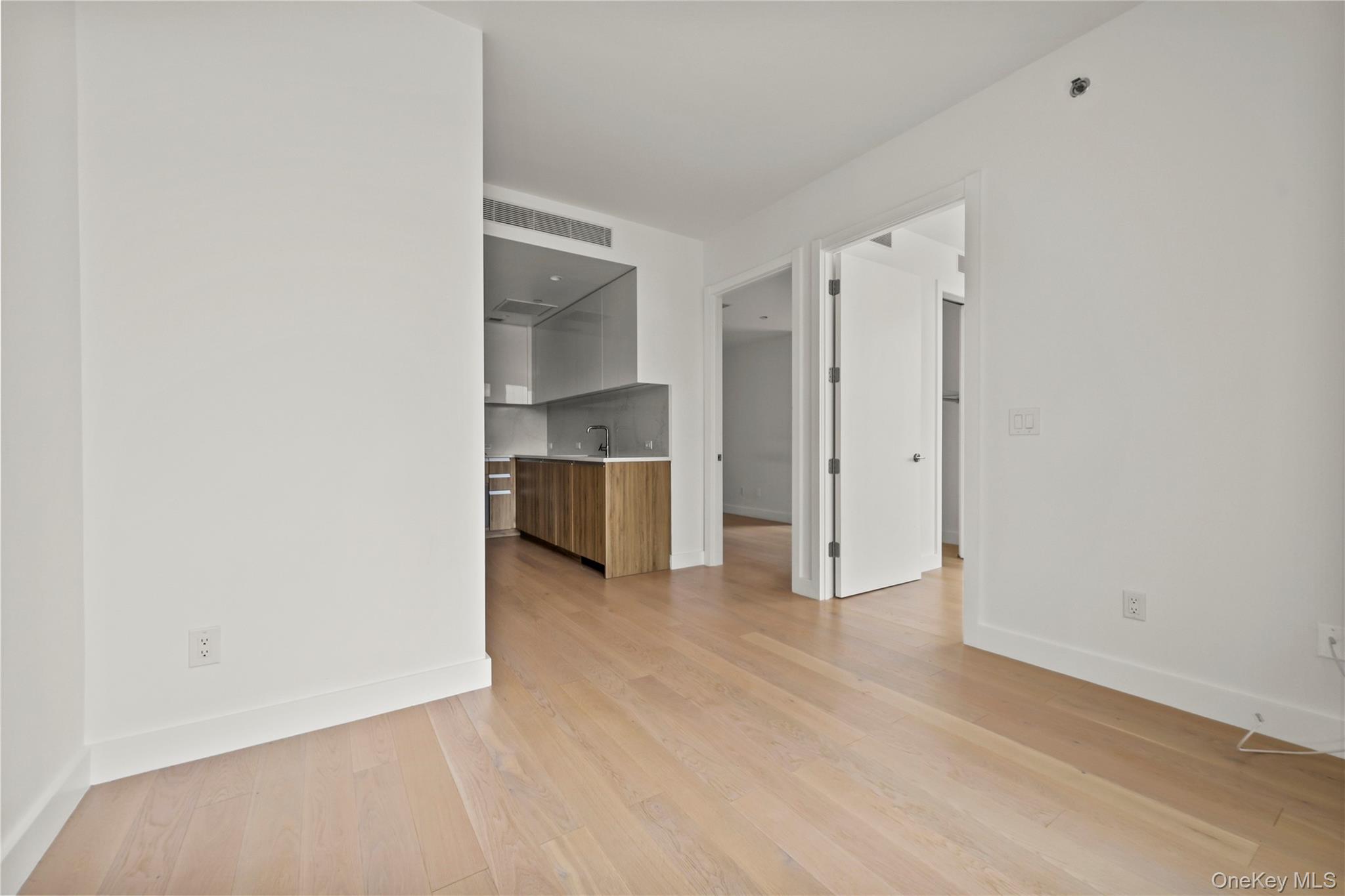 #10 photo, 13618 Maple Avenue, Flushing , NY 11355