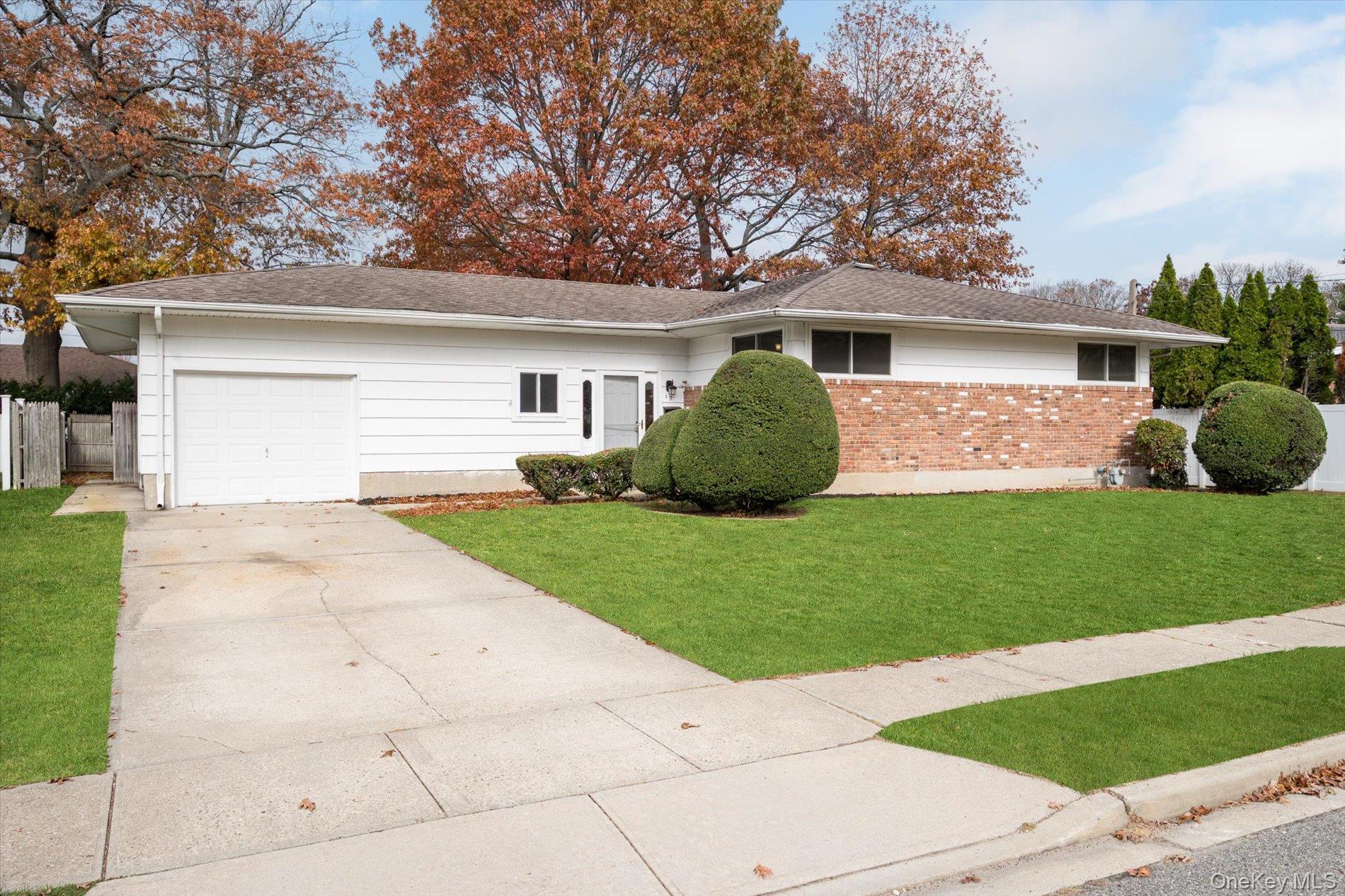 #1 photo, 17 Evans Avenue, Farmingdale , NY 11735