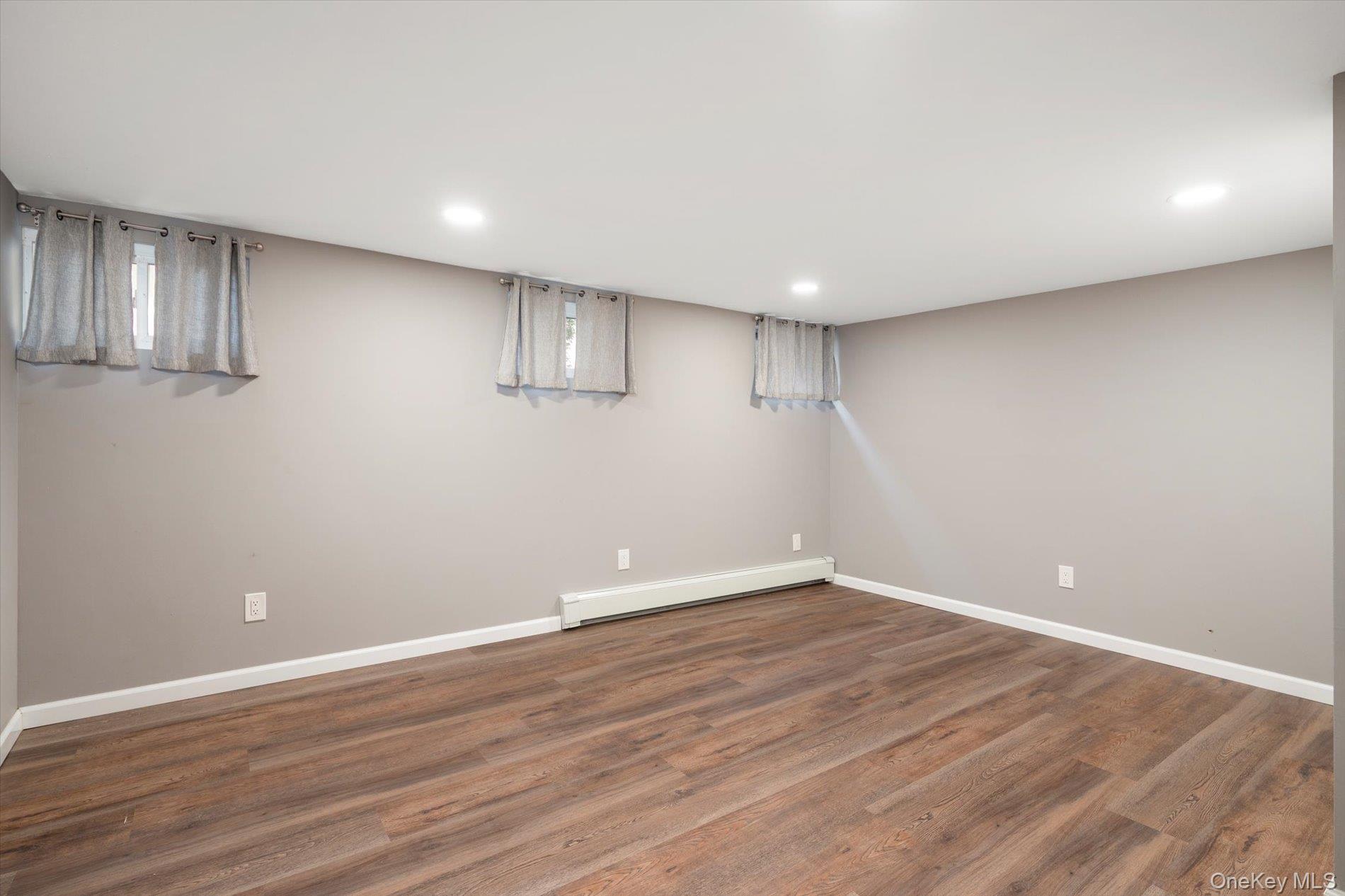 #19 photo, 17 Evans Avenue, Farmingdale , NY 11735