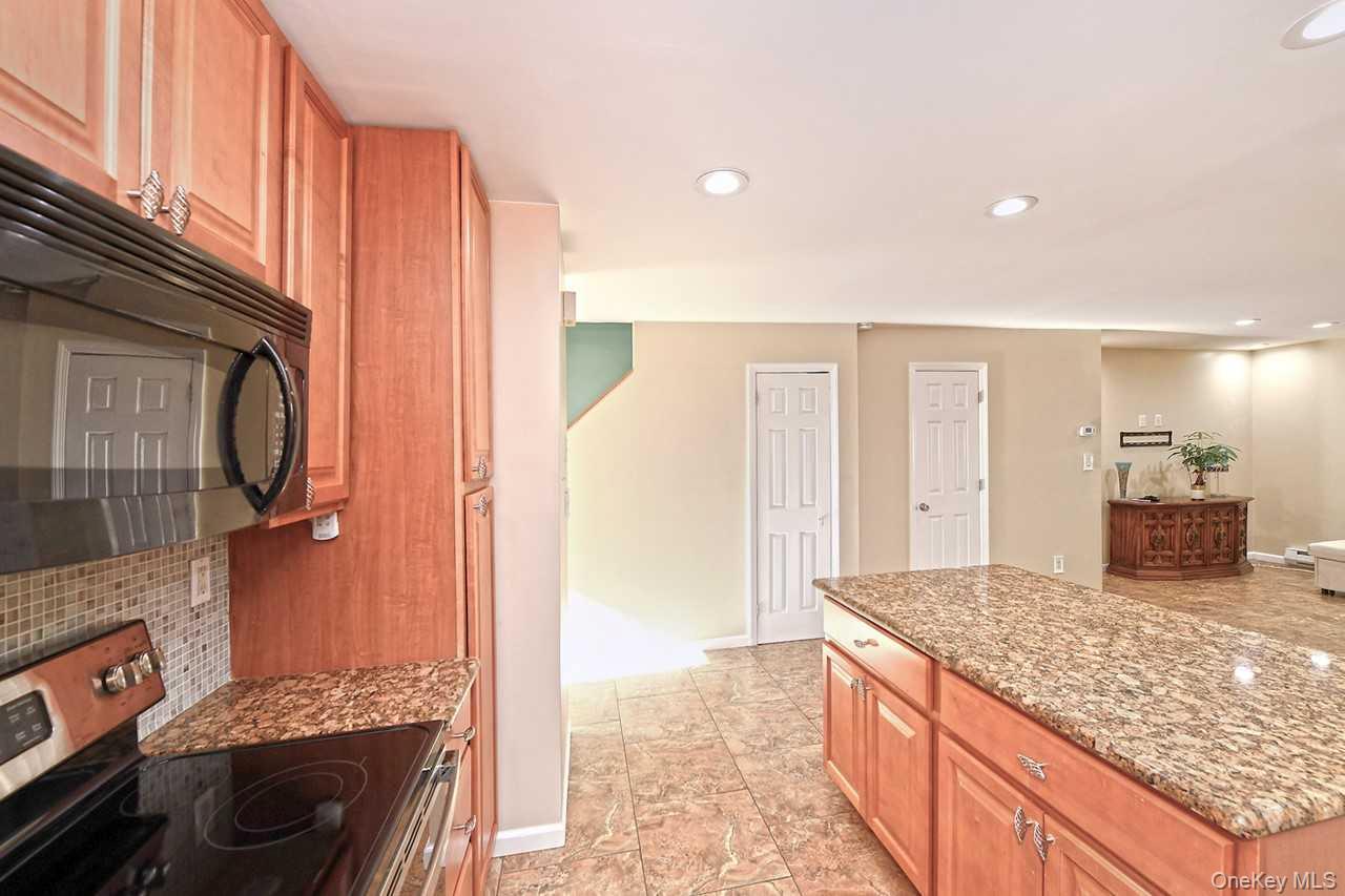 #11 photo, ONE ANCHORAGE Way, Freeport , NY 11520