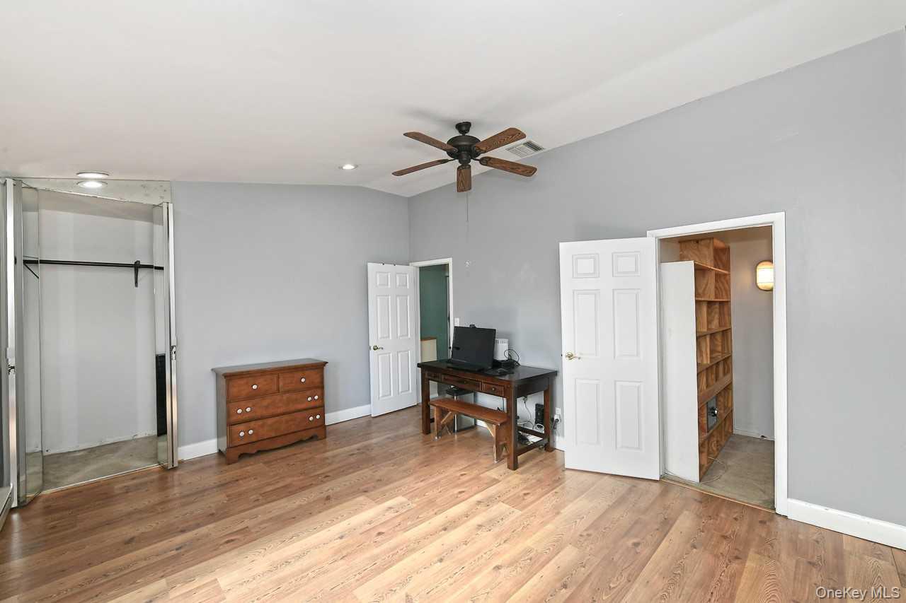 #13 photo, ONE ANCHORAGE Way, Freeport , NY 11520