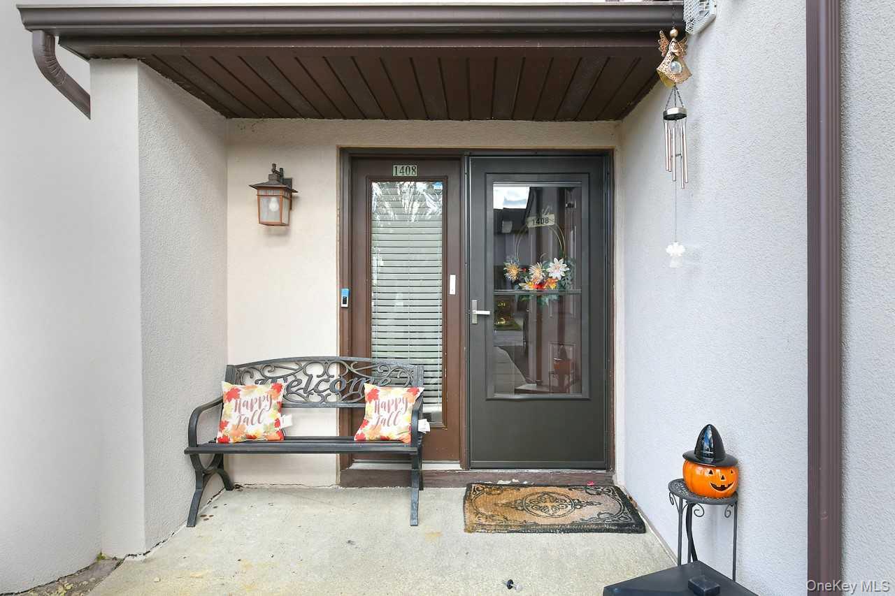 #2 photo, ONE ANCHORAGE Way, Freeport , NY 11520