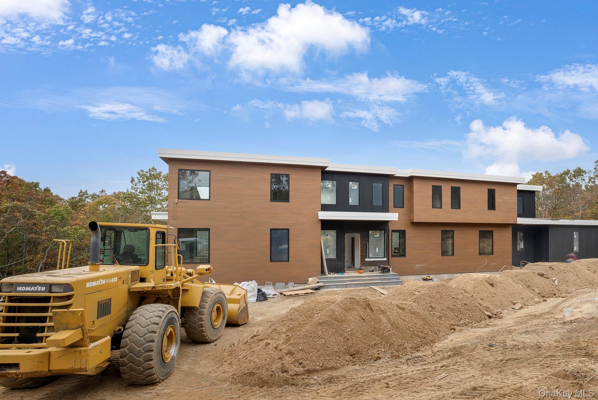 #2 photo, 207 Middle Line Highway, Southampton , NY 11968