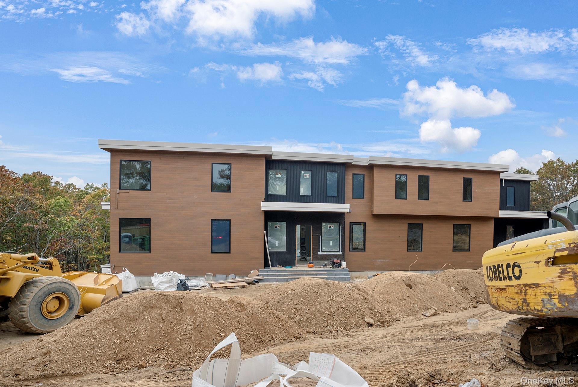 #3 photo, 207 Middle Line Highway, Southampton , NY 11968