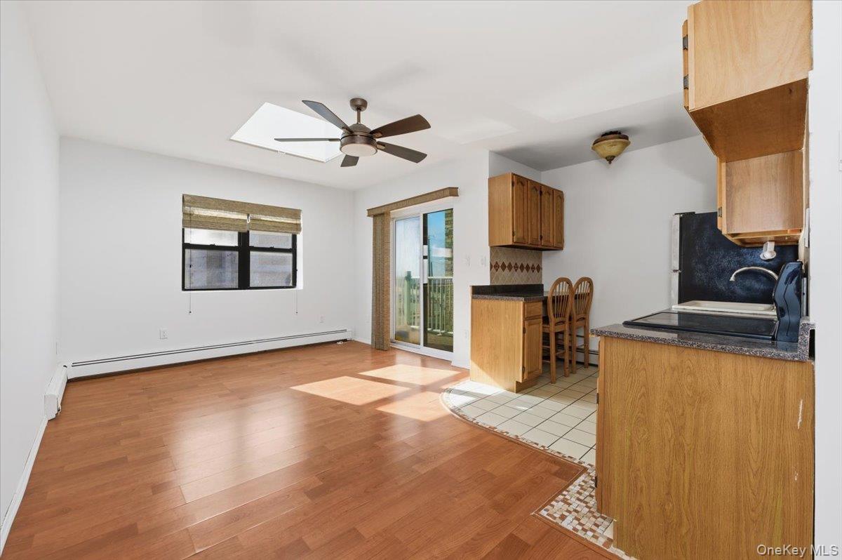 #4 photo, 475 W Broadway, Long Beach , NY 11561