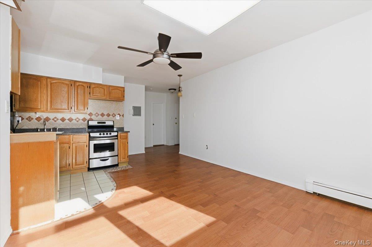 #5 photo, 475 W Broadway, Long Beach , NY 11561