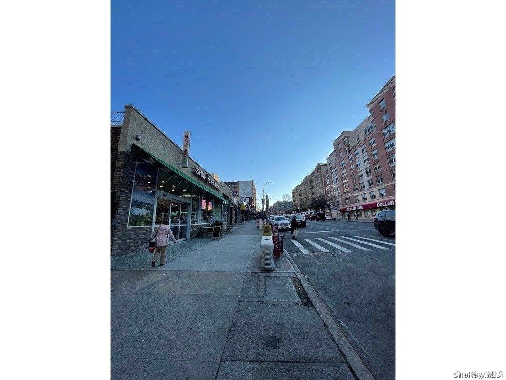 #11 photo, 225 Bennett Avenue, New York (Manhattan) , NY 10040