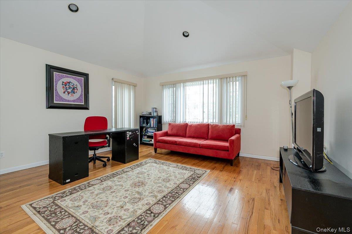 #13 photo, 11 Drury Lane, Great Neck , NY 11023