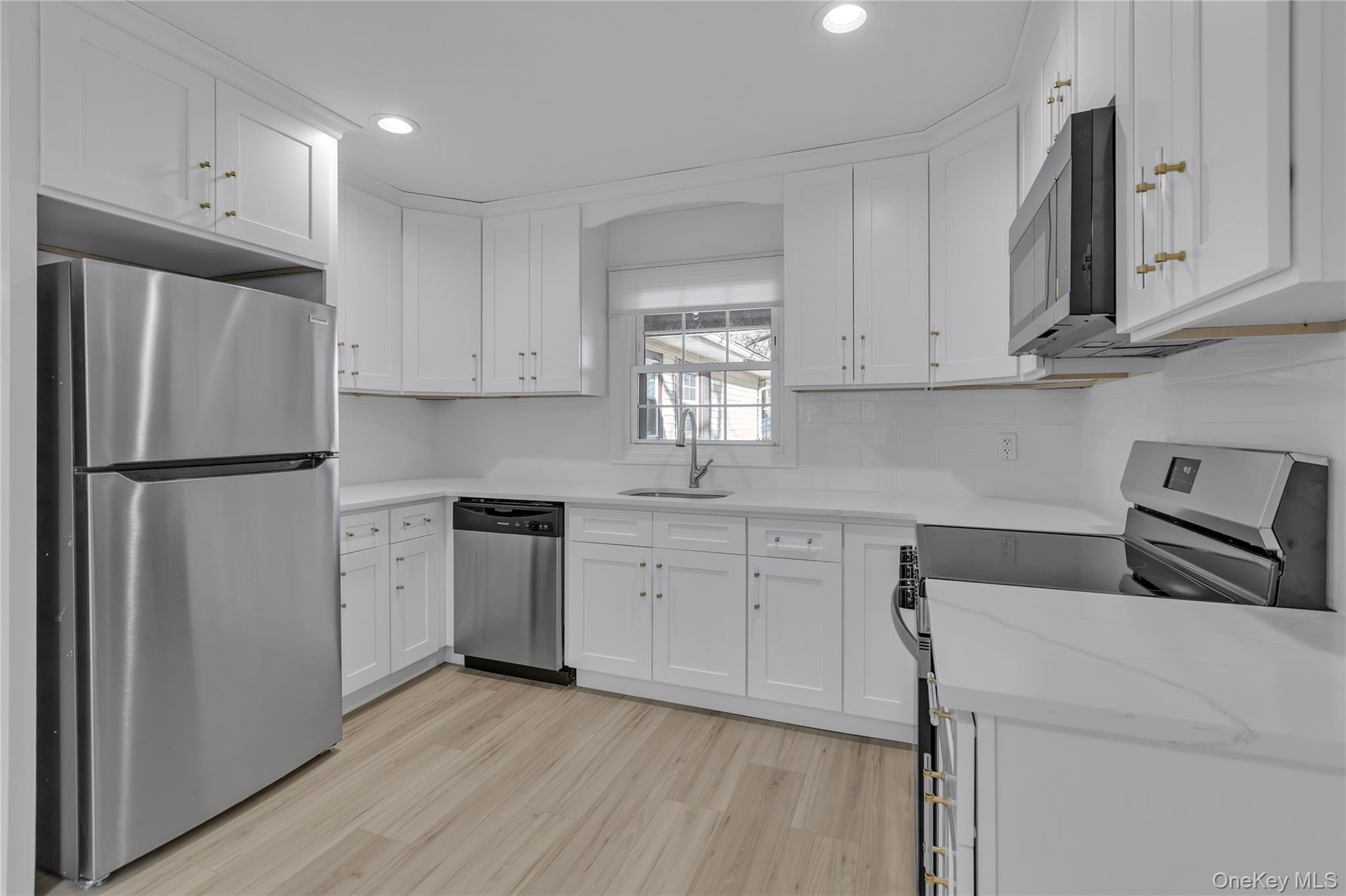 #8 photo, 4 Hillsdale Lane, サフォーク郡 Coram , NY 11727