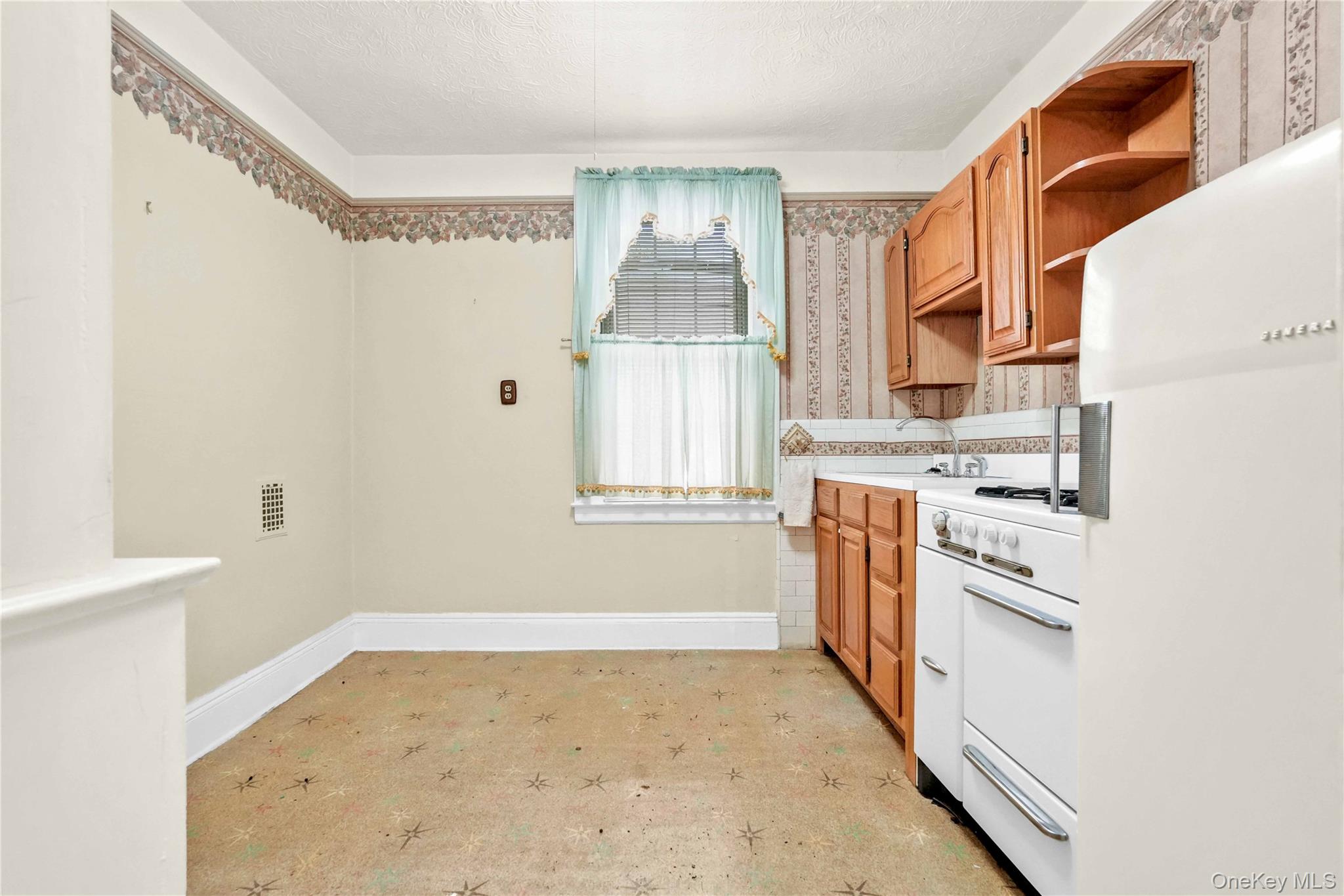 #17 photo, 62-63 60th Drive, Maspeth , NY 11378