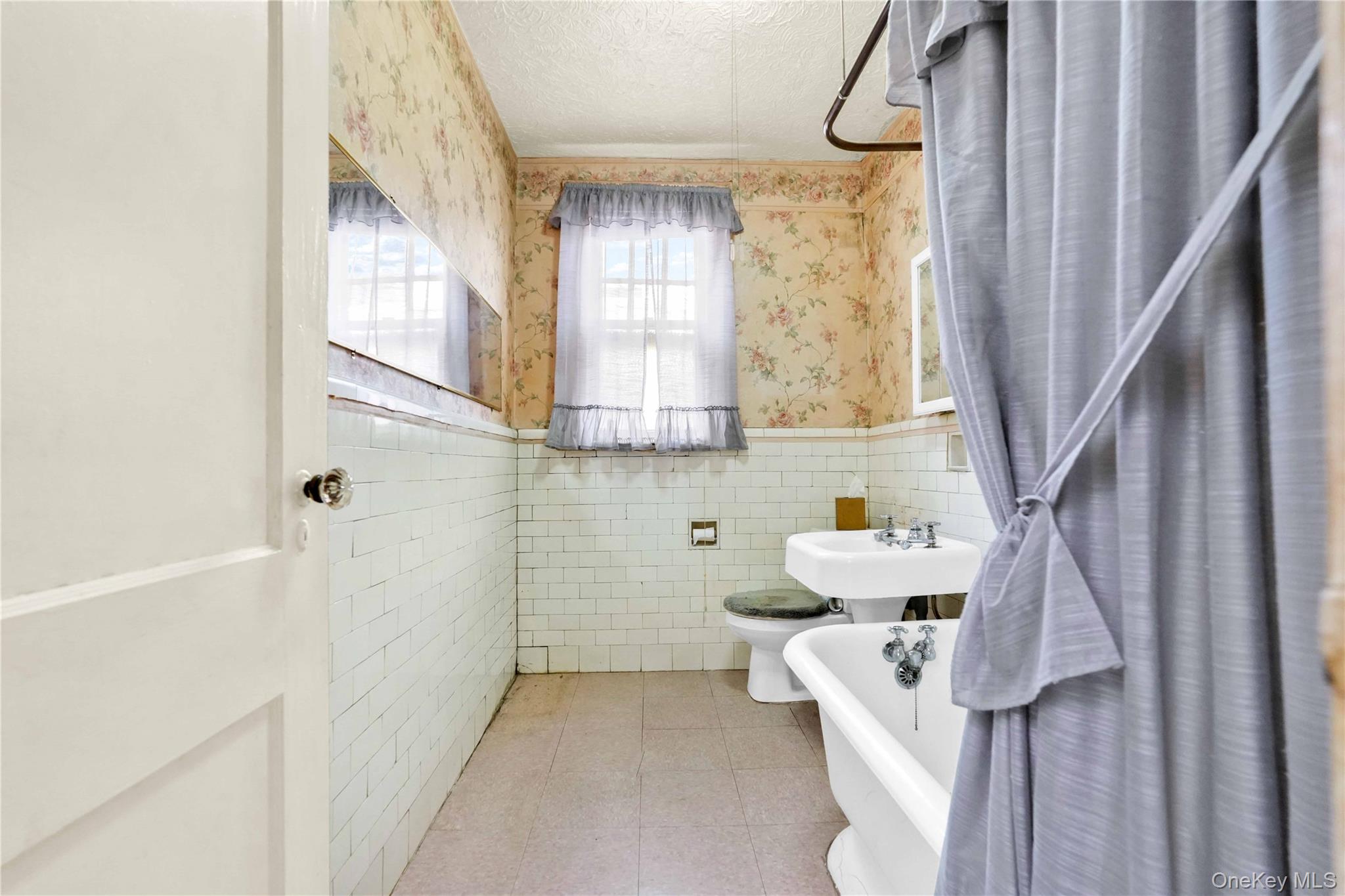 #19 photo, 62-63 60th Drive, Maspeth , NY 11378