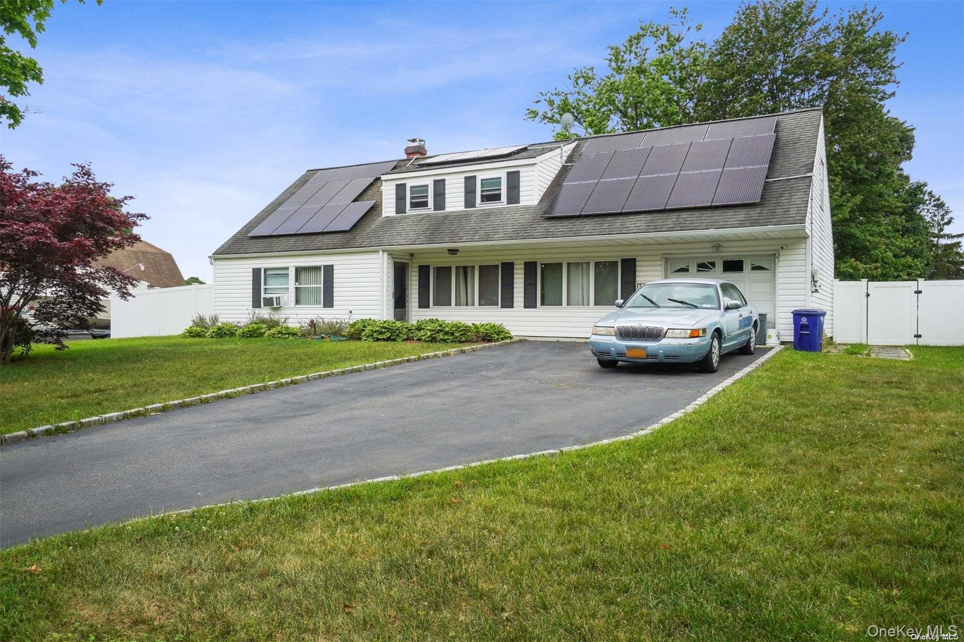 #1 photo, 64 Pitchpine Place, サフォーク郡 Medford , NY 11763