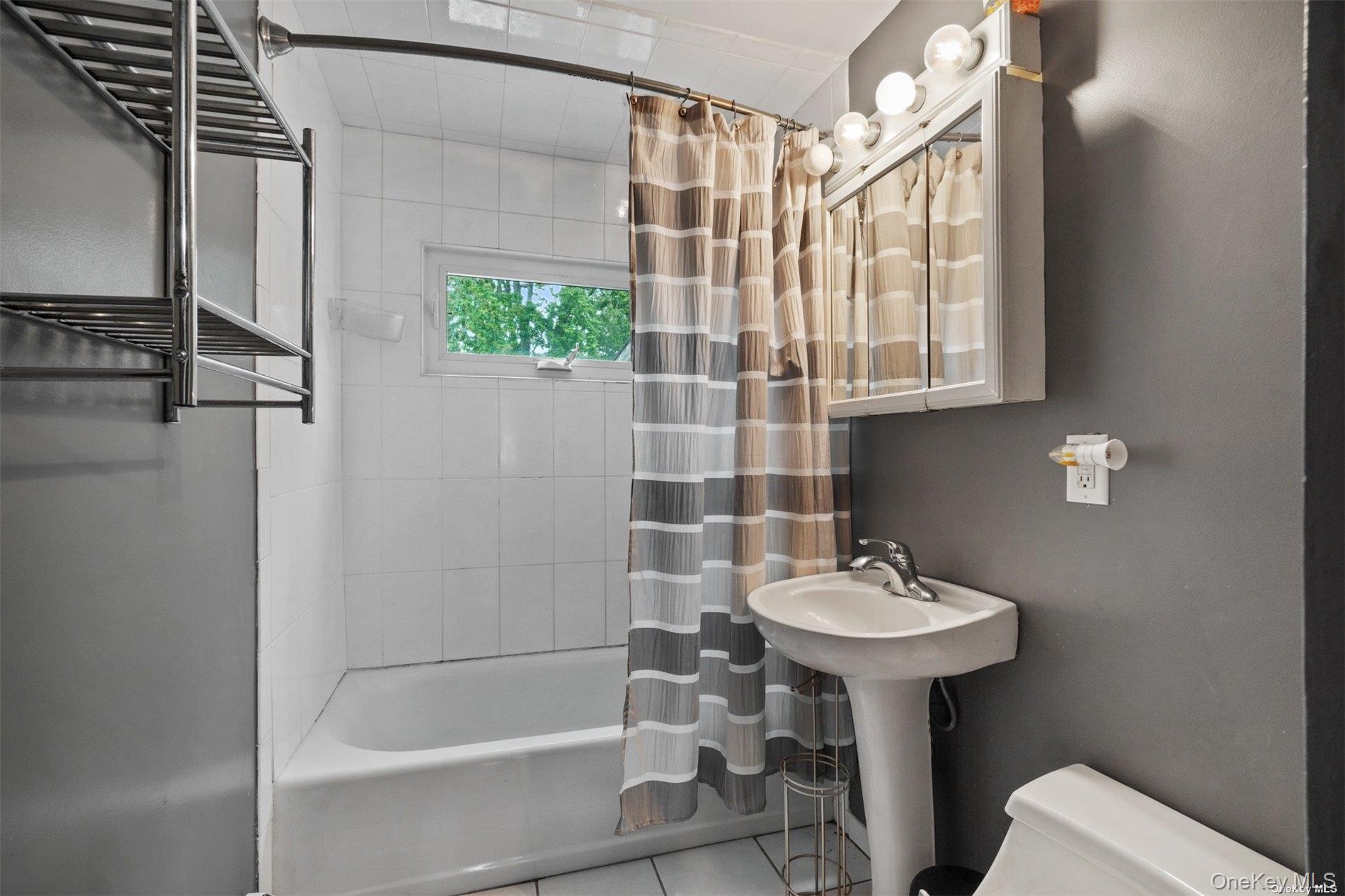 #14 photo, 64 Pitchpine Place, サフォーク郡 Medford , NY 11763