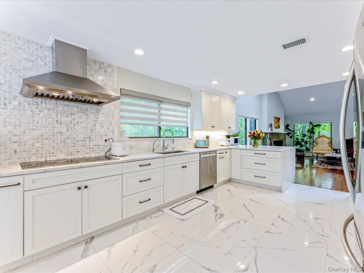 #12 photo, 54 Harvard Road, Manhasset , NY 11030