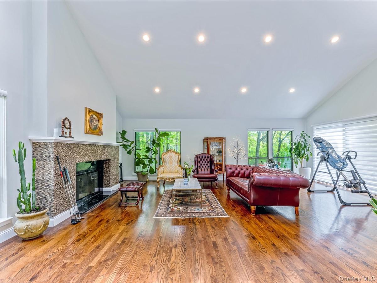 #14 photo, 54 Harvard Road, Manhasset , NY 11030