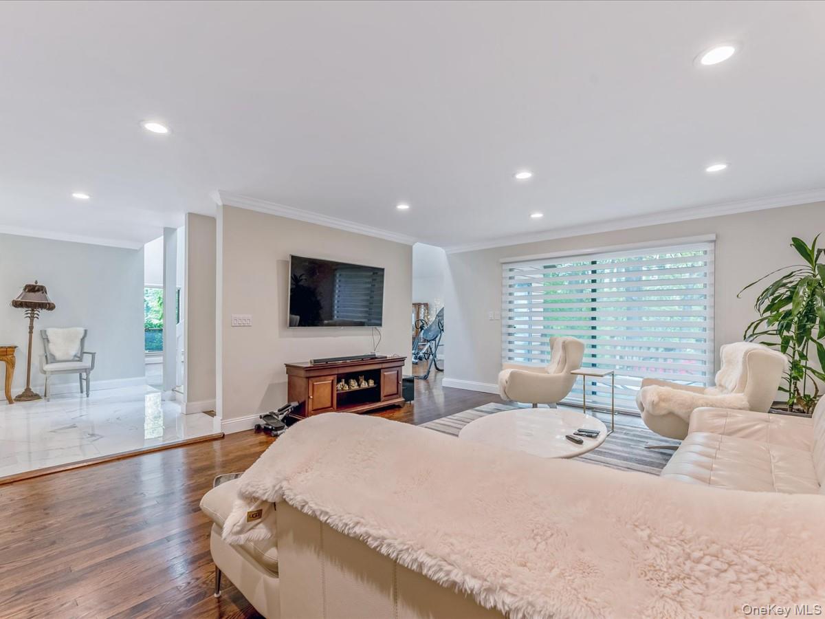 #18 photo, 54 Harvard Road, Manhasset , NY 11030