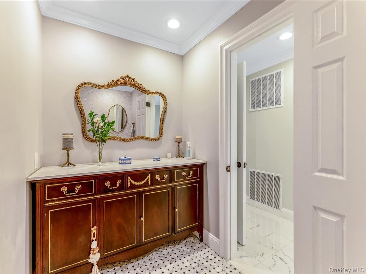 #8 photo, 54 Harvard Road, Manhasset , NY 11030