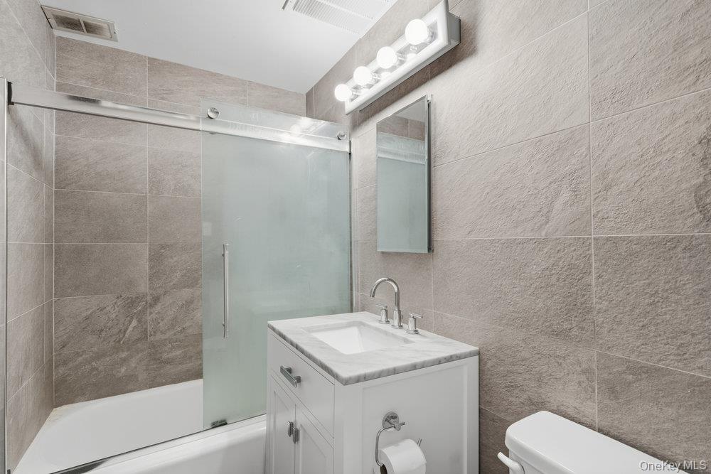 #13 photo, 45 Hill Park Avenue, Great Neck , NY 11021