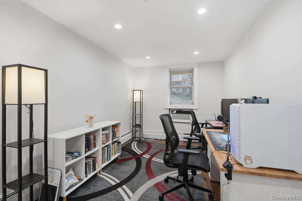 #15 photo, 45 Hill Park Avenue, Great Neck , NY 11021