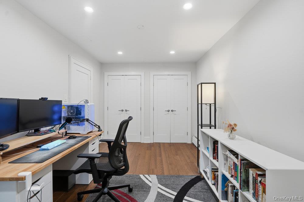 #16 photo, 45 Hill Park Avenue, Great Neck , NY 11021