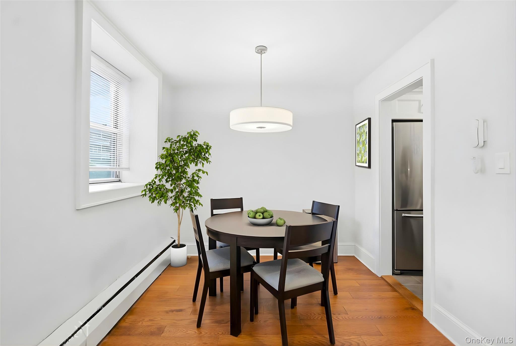 #7 photo, 45 Hill Park Avenue, Great Neck , NY 11021