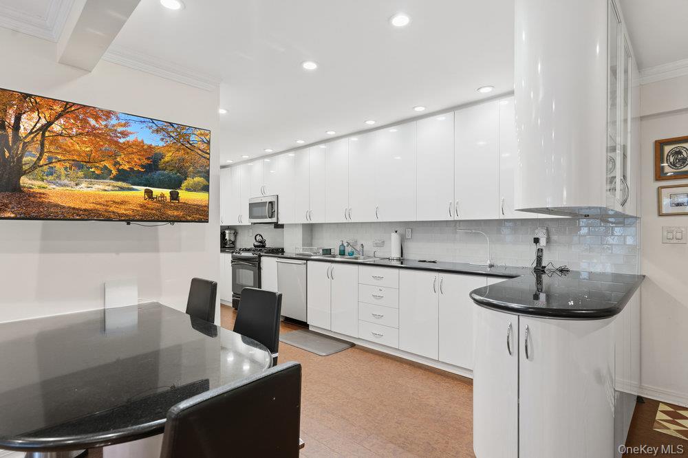 #13 photo, 30 Stoner Avenue, Great Neck , NY 11021