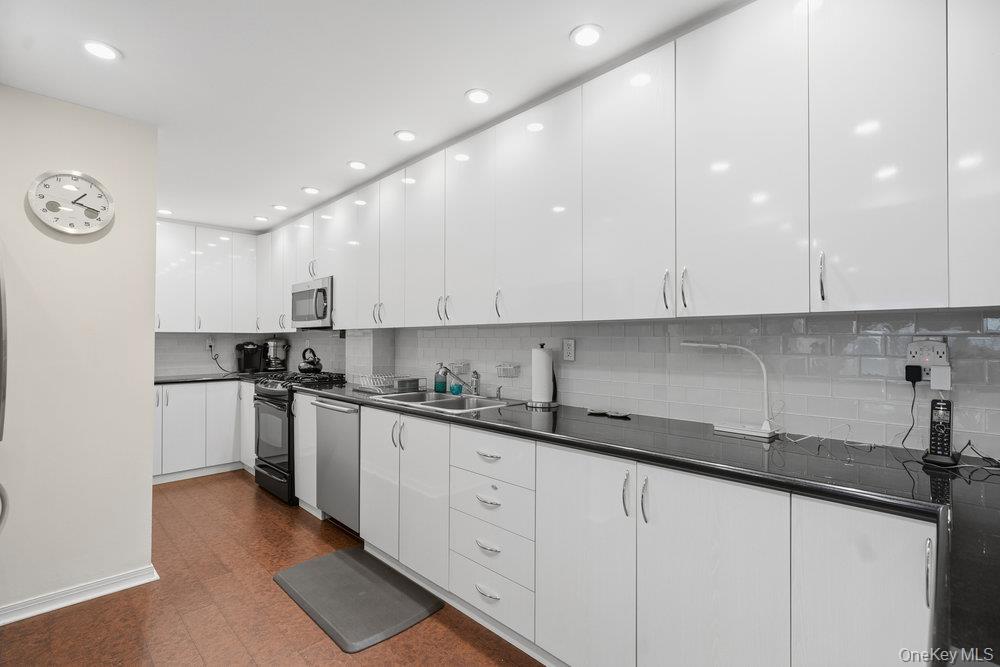 #14 photo, 30 Stoner Avenue, Great Neck , NY 11021