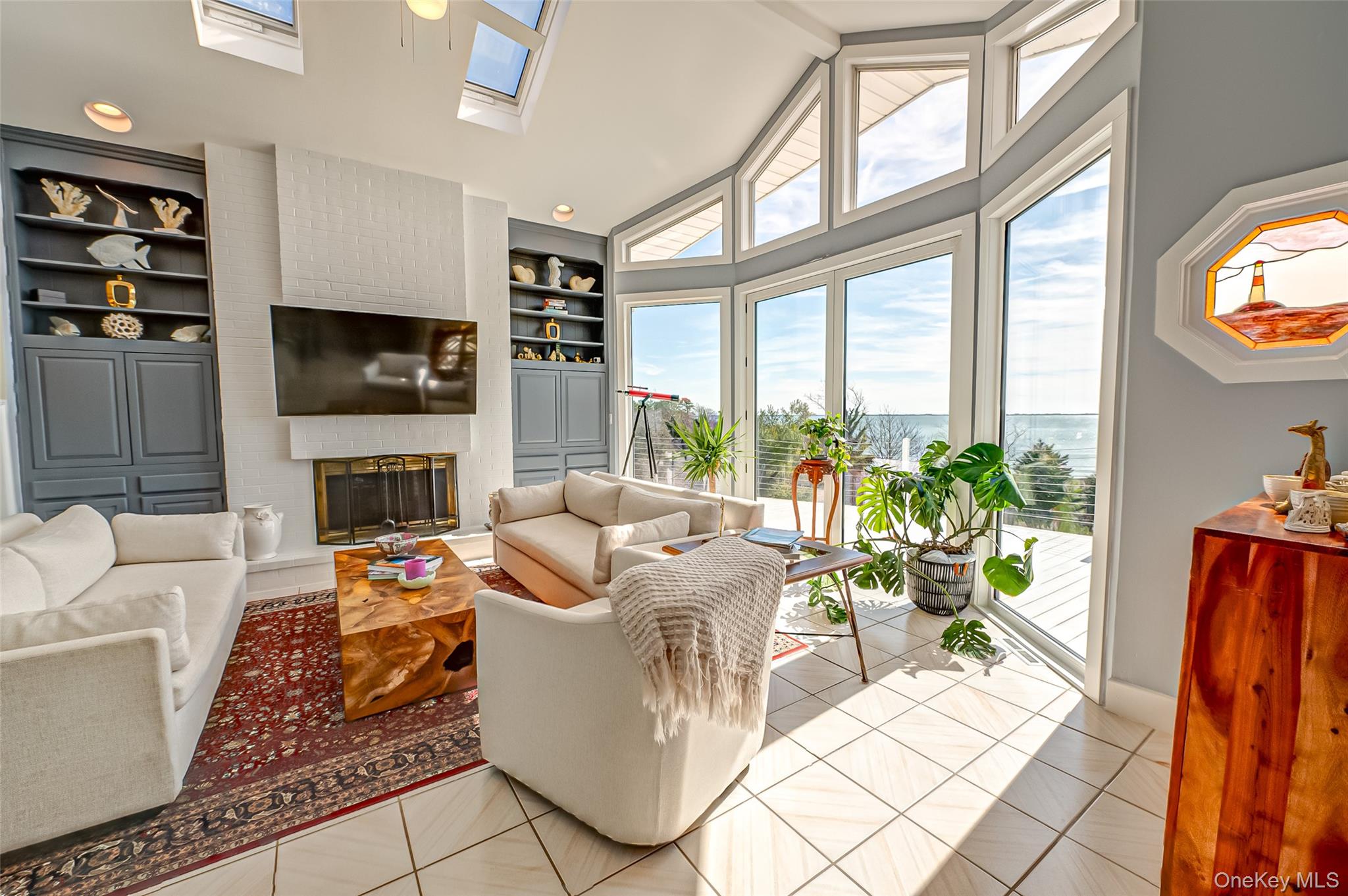 #11 photo, 321 E Montauk Highway, Hampton Bays , NY 11946