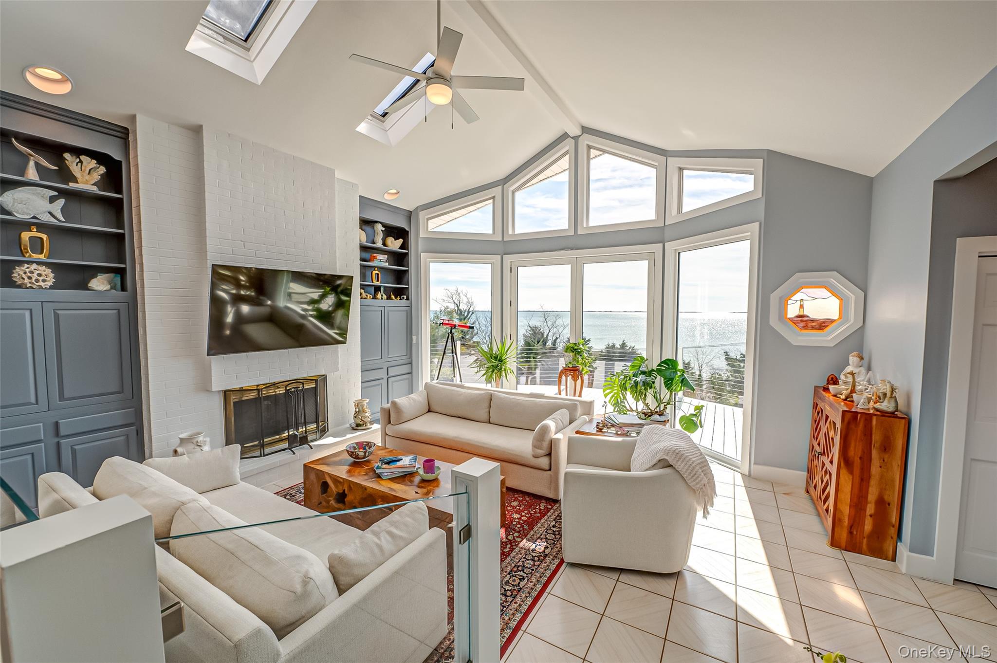 #12 photo, 321 E Montauk Highway, Hampton Bays , NY 11946