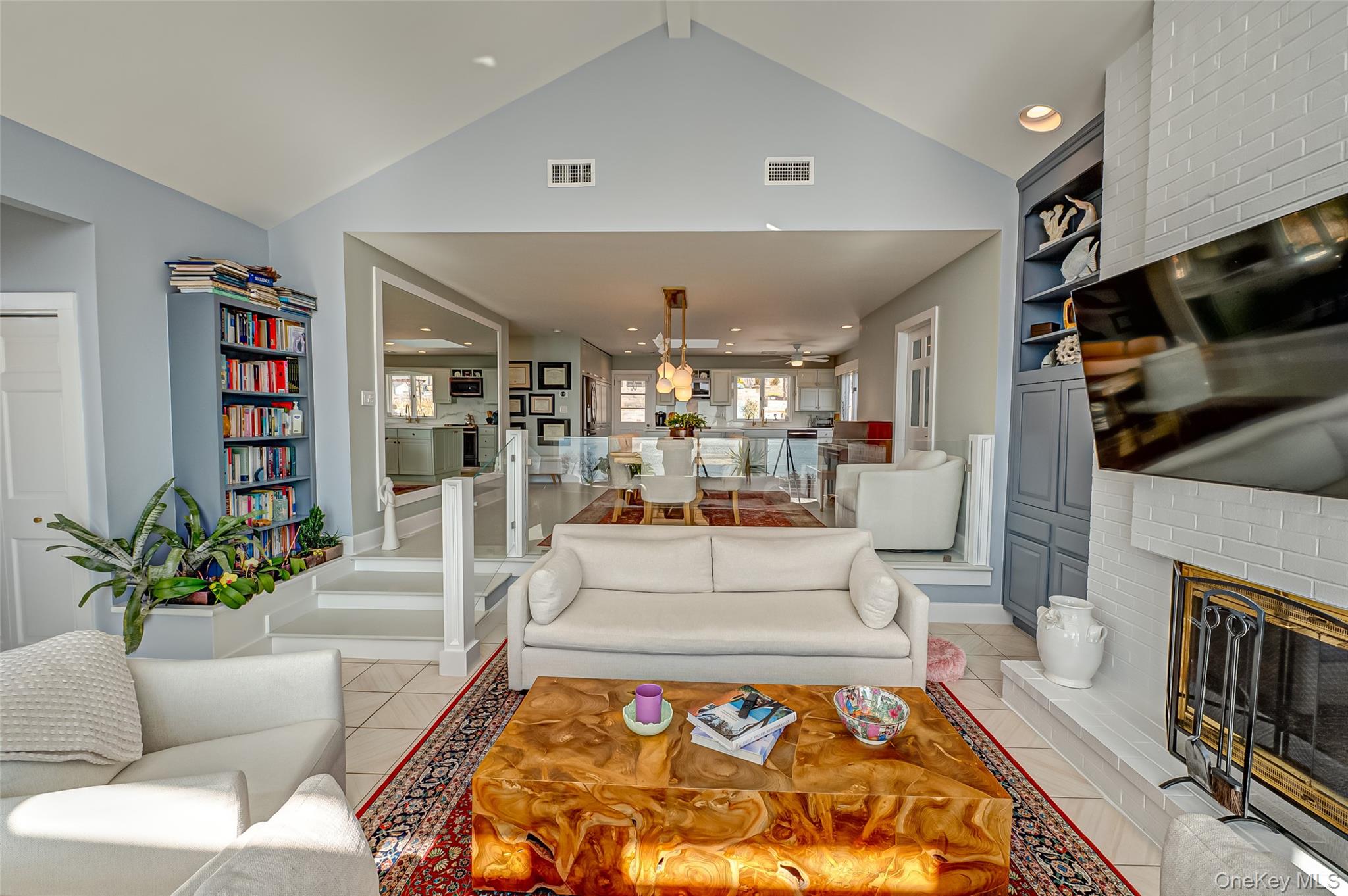 #15 photo, 321 E Montauk Highway, Hampton Bays , NY 11946