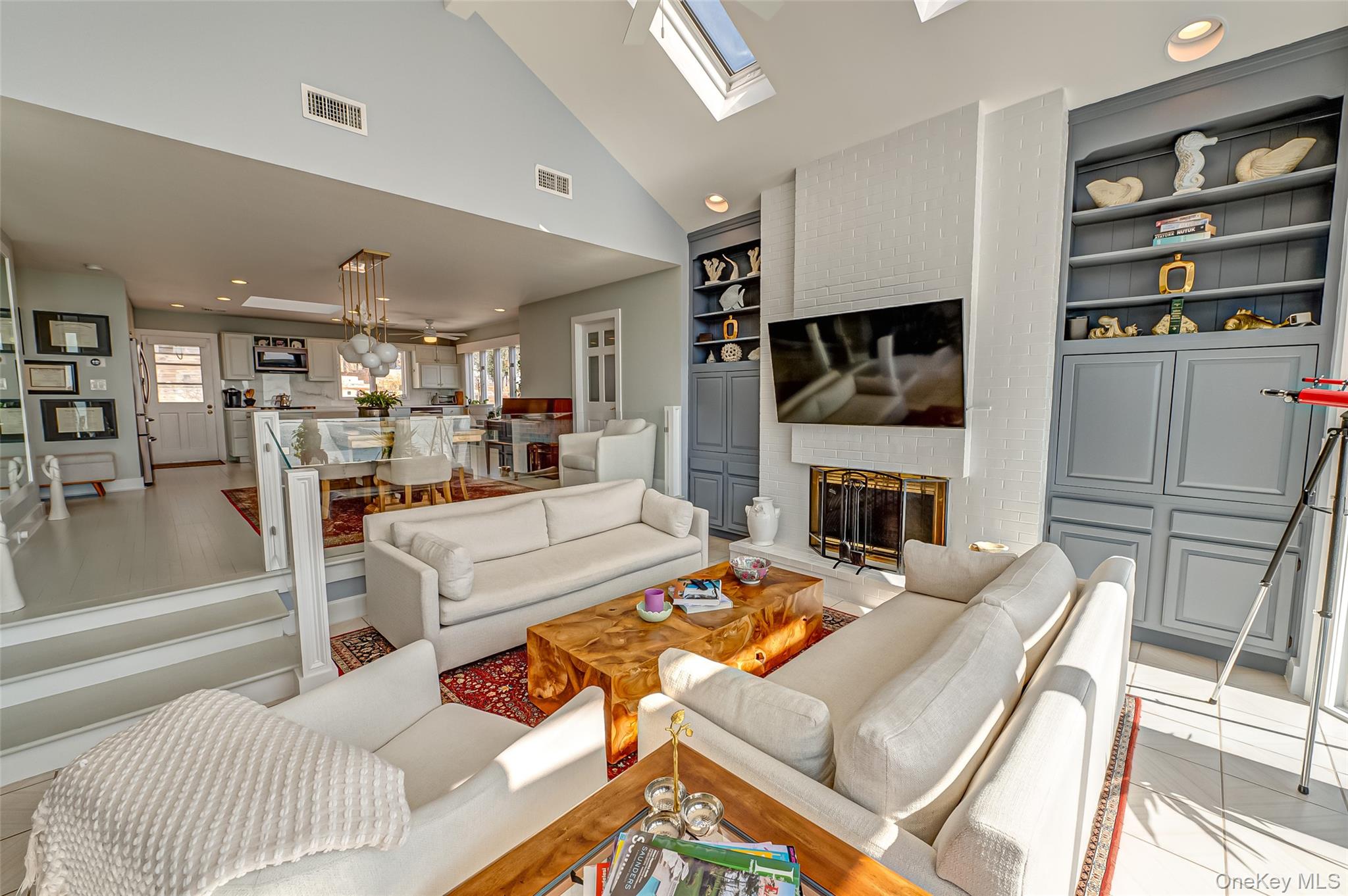 #17 photo, 321 E Montauk Highway, Hampton Bays , NY 11946