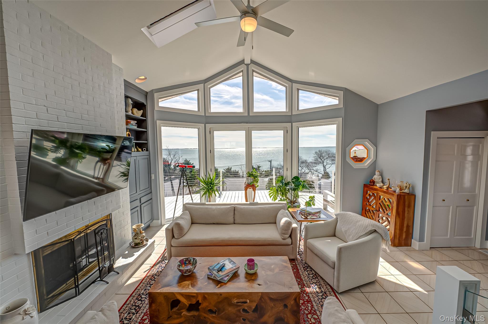 #18 photo, 321 E Montauk Highway, Hampton Bays , NY 11946